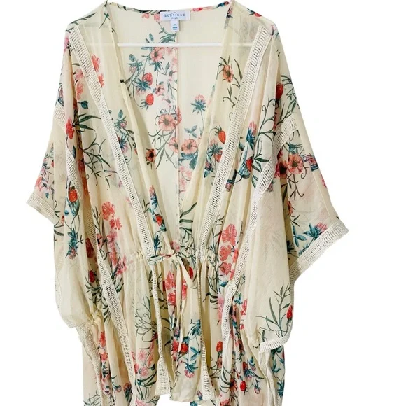 BOUTIQUE PLUS Sheer Floral Kimono Top - Picture 2 of 5